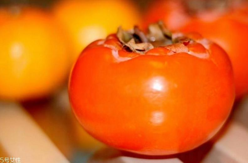 秋冬補水妝容怎么畫 紅柿妝化妝步驟 秋冬補水妝容怎么畫 紅柿妝化妝步驟