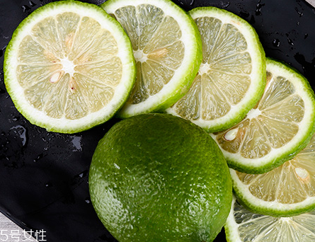 青檸檬可以泡蜂蜜嗎？青檸檬泡蜂蜜味道好嗎？