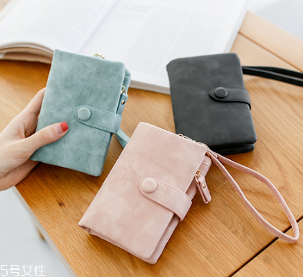 錢包發(fā)霉了怎么處理？錢包發(fā)霉清洗方法