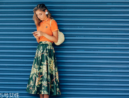 原諒色衣服怎么搭配？原諒色衣服搭配圖片