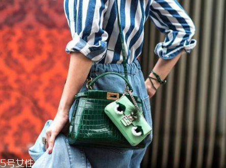 原諒色衣服怎么搭配？原諒色衣服搭配圖片