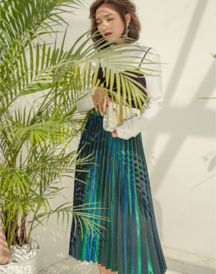 原諒色衣服怎么搭配？原諒色衣服搭配圖片