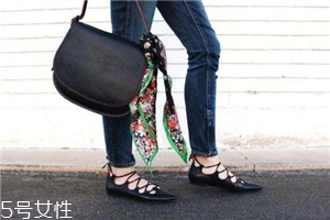 瑪麗珍鞋怎么搭配衣服？瑪麗珍鞋搭配圖片