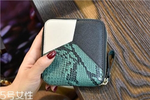 錢(qián)包長(zhǎng)毛了怎么清洗？錢(qián)包長(zhǎng)毛清洗方法