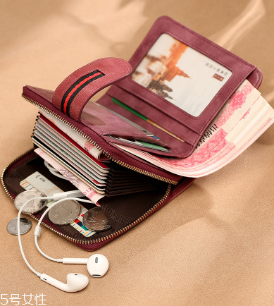 錢包洗了掉色怎么辦？錢包洗了掉色處理方法