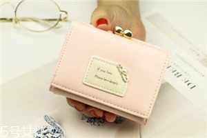 錢包拉鏈不好拉怎么辦？錢包拉鏈拉不上解決方法