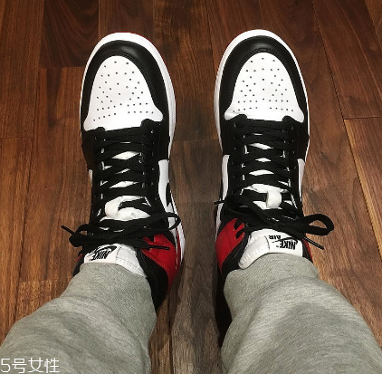 aj 1黑腳趾有女款嗎？aj 1黑腳趾有女生碼數(shù)嗎