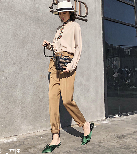 煙管褲怎么穿好看？煙管褲搭配技巧
