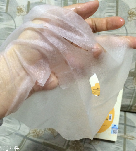 春雨面膜和ahc面膜哪個好用 ahc和春雨面膜區(qū)別對比 春雨面膜和ahc面膜哪個好用 ahc和春雨面膜區(qū)別對比