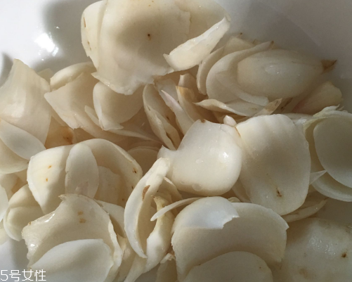 新鮮百合可以燉藕嗎？新鮮百合燉藕好吃嗎？