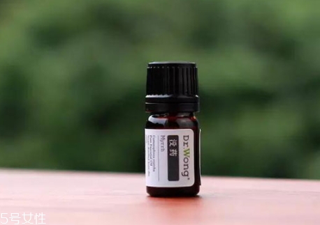 沒藥精油可以滴在內(nèi)褲上嗎？沒藥精油滴在內(nèi)褲上的好處