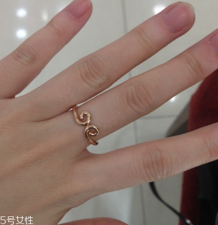 緊箍咒戒指怎么帶方向？緊箍咒戒指正反正確戴法