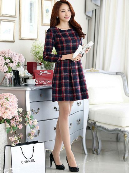 格子連衣裙搭配什么鞋子？格子連衣裙搭配技巧