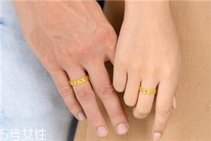 周生生六字真言戒指多少錢？周生生六字大明咒戒指價(jià)位