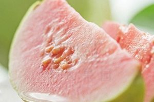 紅心芭樂(lè)怎么吃？紅心芭樂(lè)可以吃皮嗎