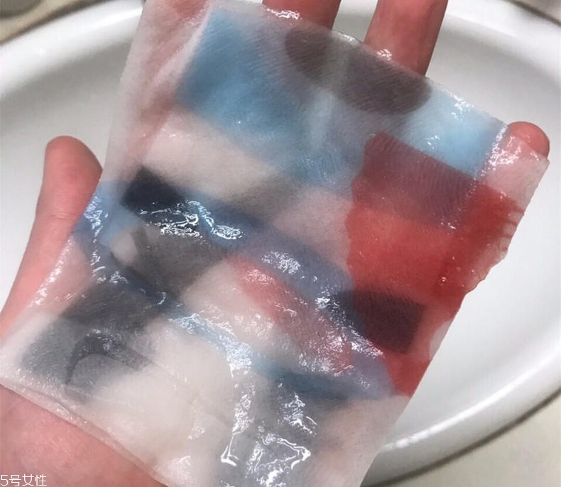 pure smile藝妓臉譜面膜有幾個(gè)版本？適合敏感肌嗎？