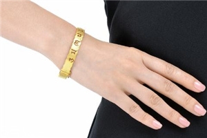 周生生六字真言手鐲多少錢？周生生六字大明咒手鐲價位