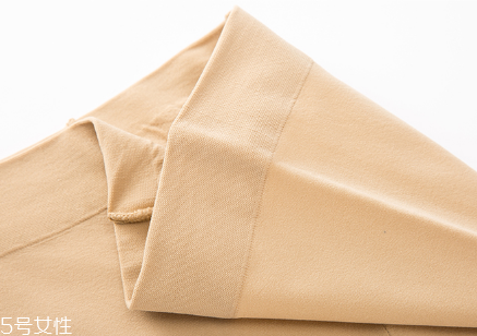 絲襪穿在內(nèi)褲里還是外？絲襪穿在內(nèi)褲外面嗎