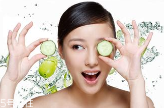 怎么預(yù)防春季臉上過敏 春季護(hù)膚小常識(shí)