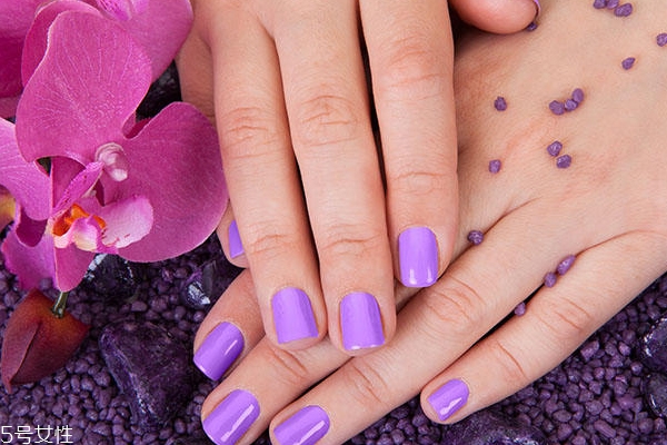 新手怎么正確挑選指甲油？四個(gè)小妙招教你
