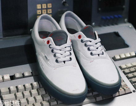 vans聯(lián)名c2h4太空零重力系列板鞋發(fā)售時(shí)間_多少錢(qián)？