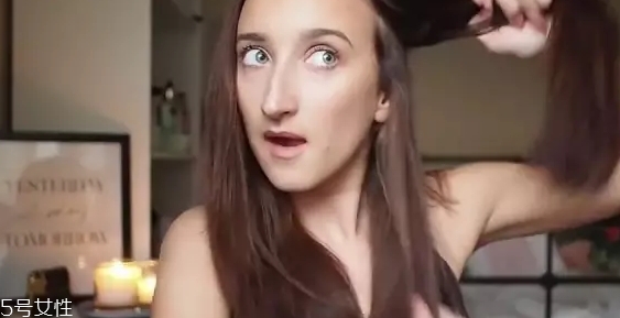 直發(fā)梳傷頭發(fā)嗎？直發(fā)梳的危害