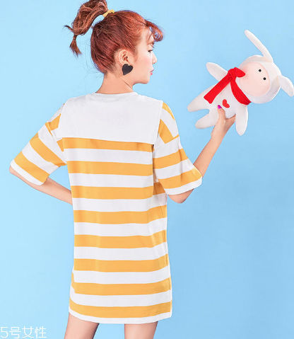 拼接連衣裙怎么搭配？拼接連衣裙搭配竅門