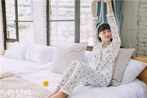 睡衣大點(diǎn)好還是小點(diǎn)好？睡衣買大的還是小的