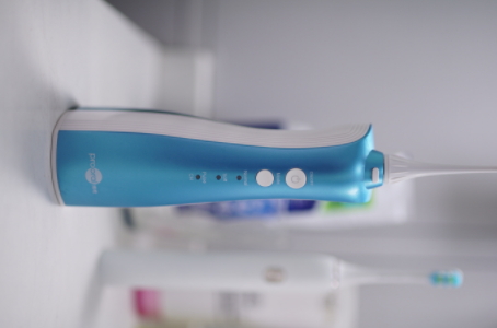 沖牙器和電動(dòng)牙刷哪個(gè)好？沖牙器和電動(dòng)牙刷對(duì)比