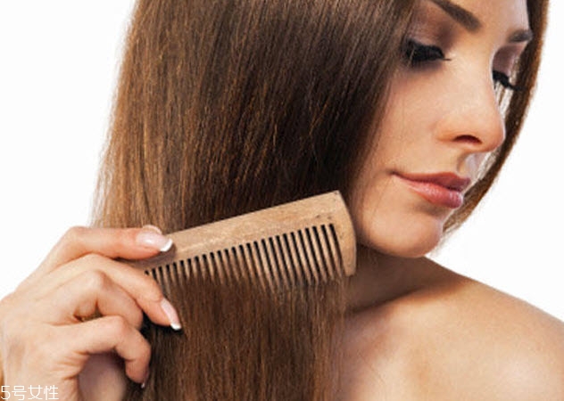 頭發(fā)毛躁怎么變得柔順光滑呢 頭發(fā)毛躁怎么變得柔順光滑呢