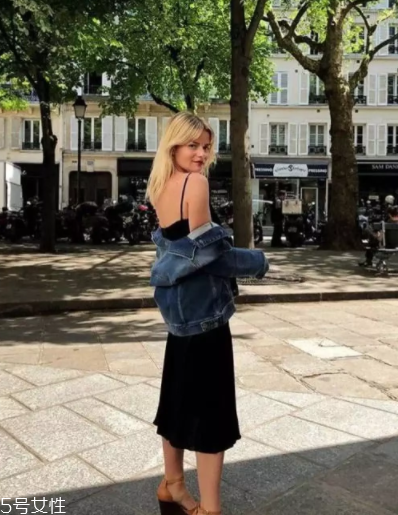 拍照怎么擺姿勢(shì)更自然？教你自然慵懶拍照風(fēng)