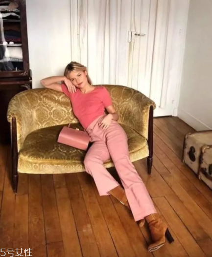 拍照怎么擺姿勢(shì)更自然？教你自然慵懶拍照風(fēng)