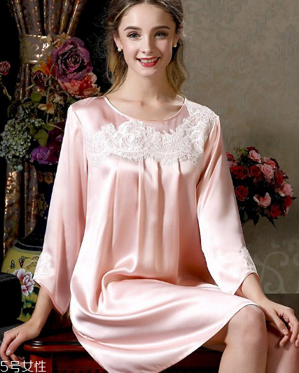 睡衣里面還要穿內(nèi)褲嗎？睡衣里面用不用穿內(nèi)褲