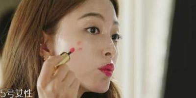 唇頰霜哪個(gè)牌子好 熱門唇頰兩用彩妝盤(pán)點(diǎn)