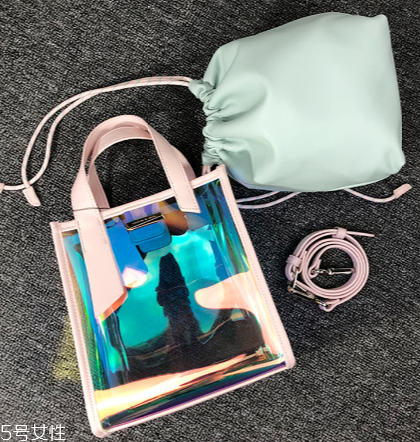 小ck鐳射包有幾種顏色？charles keith鐳射包顏色介紹