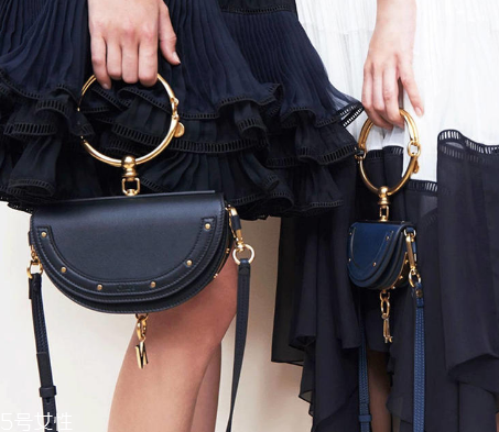 今年流行什么樣的黑色包包？黑色包包款式推薦
