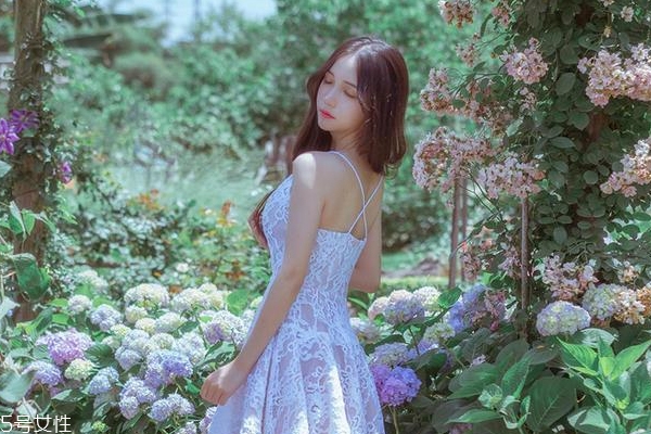 純露和爽膚水哪個(gè)好 2022全國(guó)純露最有用的排名 純露和爽膚水哪個(gè)好 2022全國(guó)純露最有用的排名