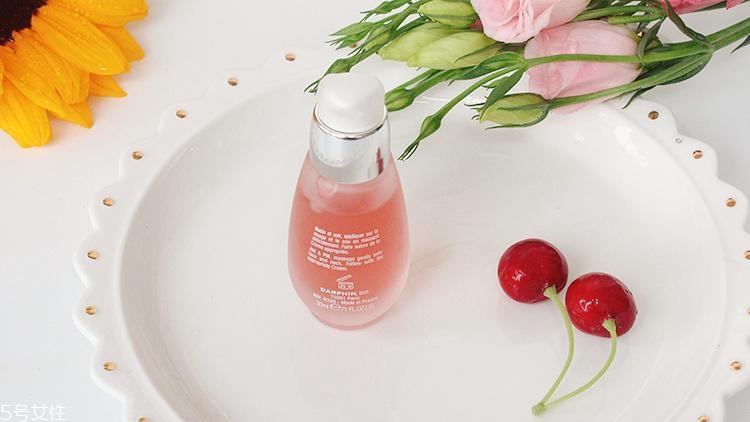 darphin多效舒緩精華液敏感肌能用嗎？油皮能用嗎？