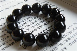 黑瑪瑙手串多少錢？黑瑪瑙手鏈?zhǔn)袌?chǎng)價(jià)格