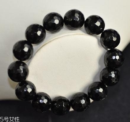 黑瑪瑙手串戴哪只手？黑瑪瑙手串佩戴忌諱