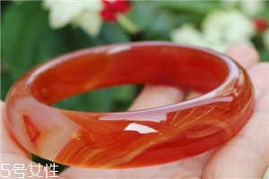 瑪瑙手鐲一般多少錢？瑪瑙手鐲市場行情