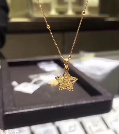 項鏈?zhǔn)屈S金還是k金好？項鏈選黃金還是k金