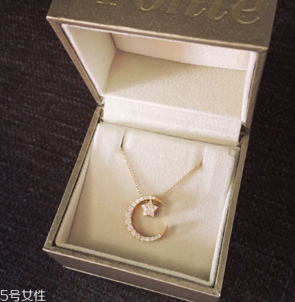 項(xiàng)鏈要每天都摘下來(lái)嗎？項(xiàng)鏈可以不摘嗎