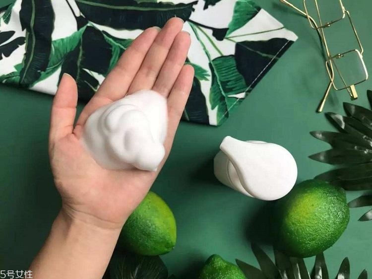 干皮怎么補(bǔ)水 干皮科學(xué)補(bǔ)水三步走 干皮怎么補(bǔ)水 干皮科學(xué)補(bǔ)水三步走