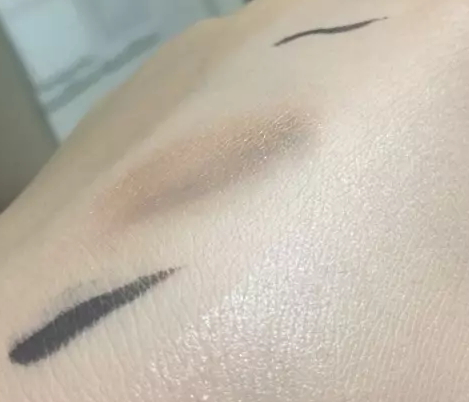 用防曬棒會花妝嗎？化妝了還能用防曬棒嗎
