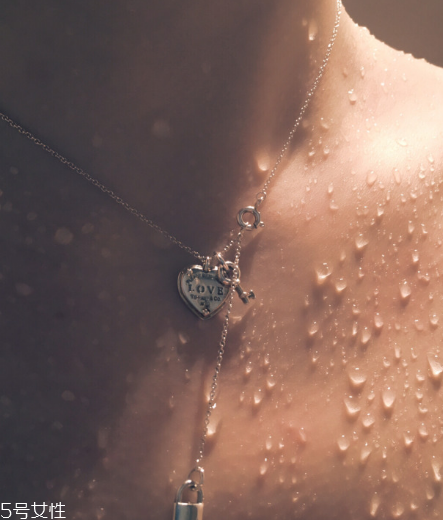 項(xiàng)鏈s925一條大約多少錢？s925項(xiàng)鏈?zhǔn)袌鰞r位