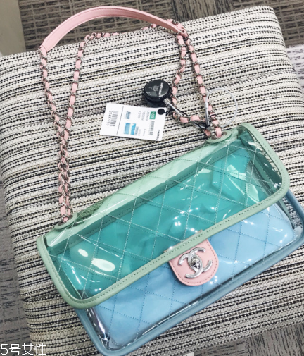 香奈兒透明包袋多少錢(qián)？香奈兒透明包包價(jià)格