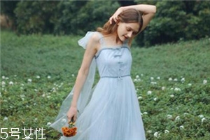 小個子女生穿什么裙子好看？小個子女生穿搭技巧