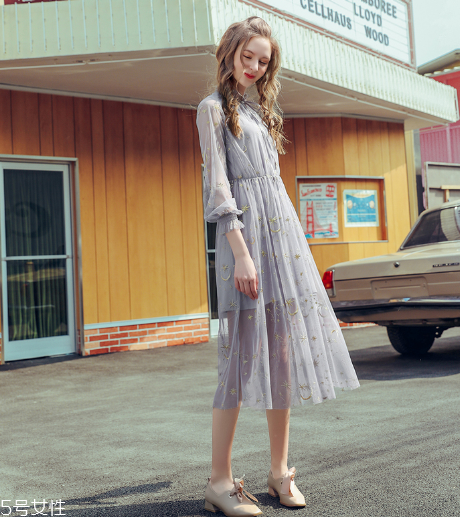 小個子女生穿什么裙子好看？小個子女生穿搭技巧