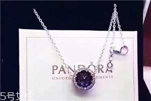 項鏈上掛戒指什么意思？項鏈上面掛戒指的含義